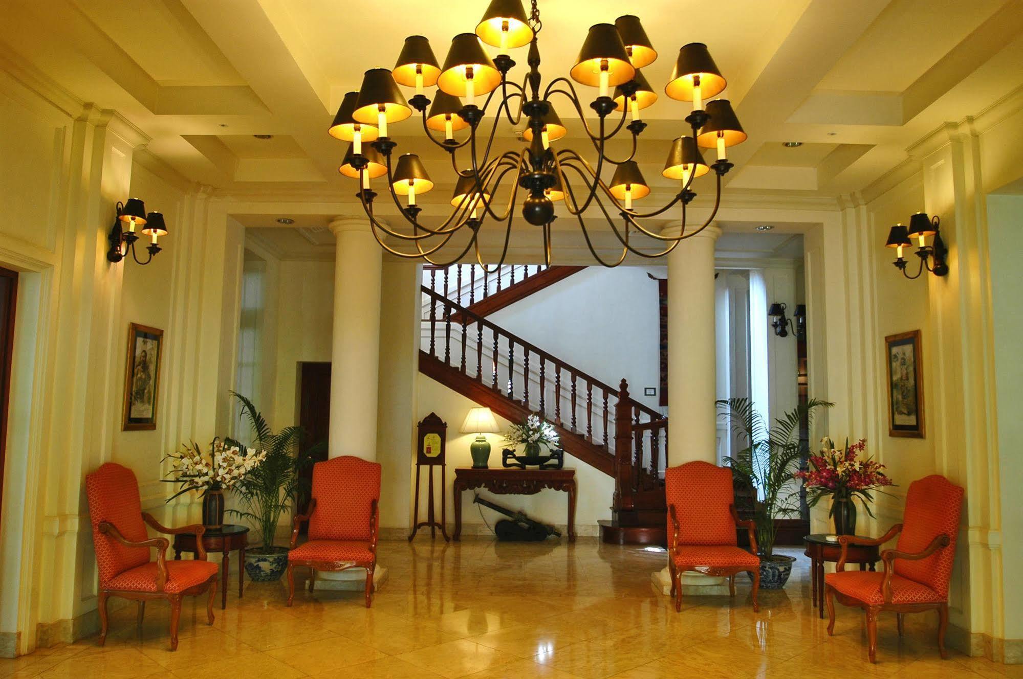 Settha Palace Hotel Вьентьян Экстерьер фото