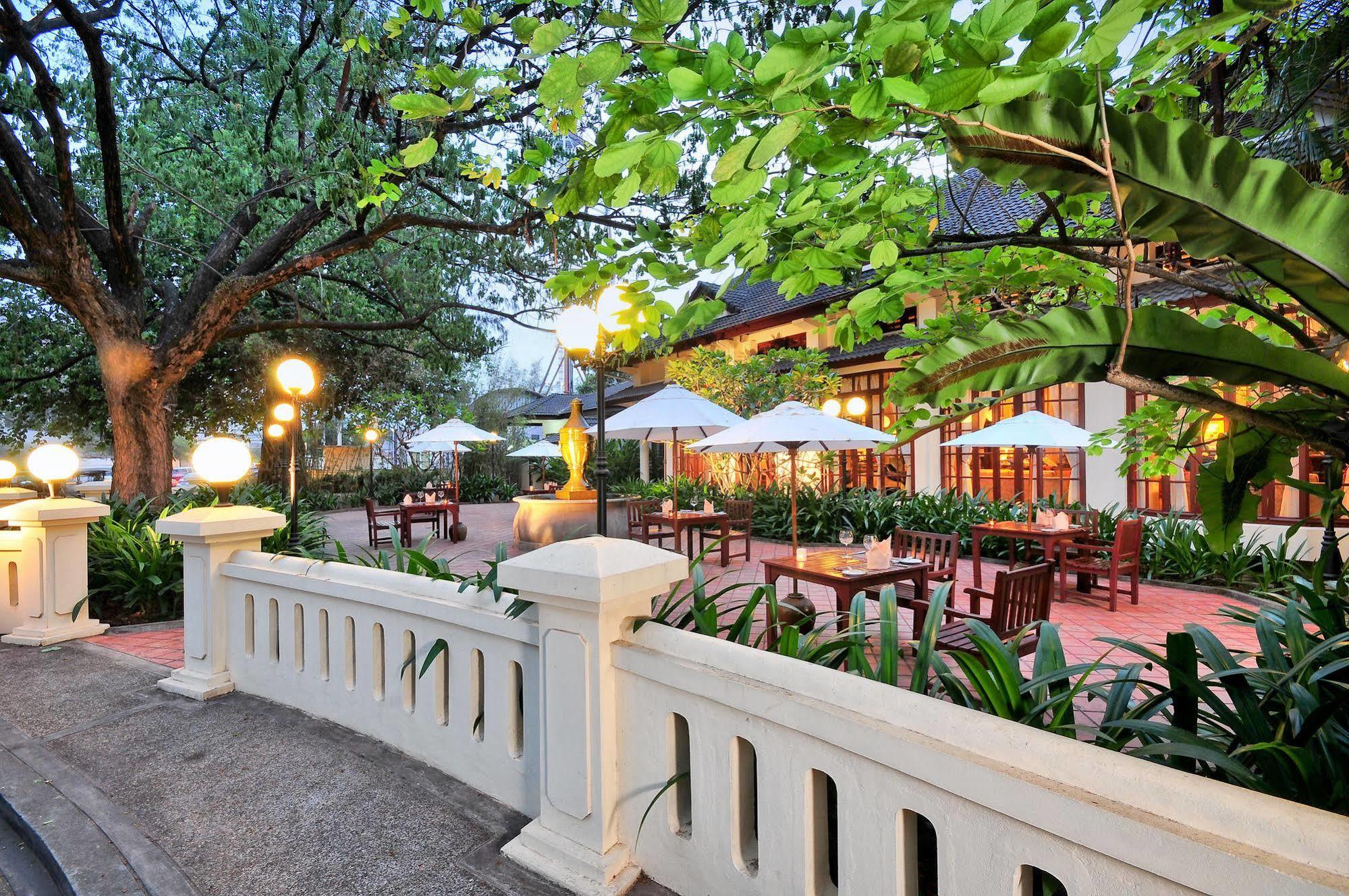 Settha Palace Hotel Вьентьян Экстерьер фото
