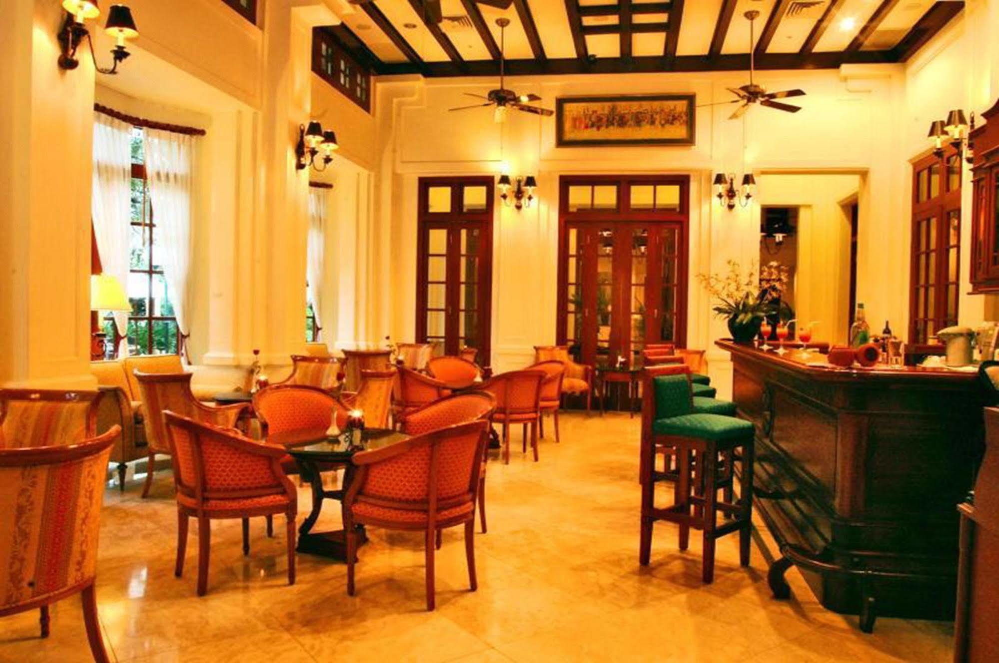 Settha Palace Hotel Вьентьян Экстерьер фото